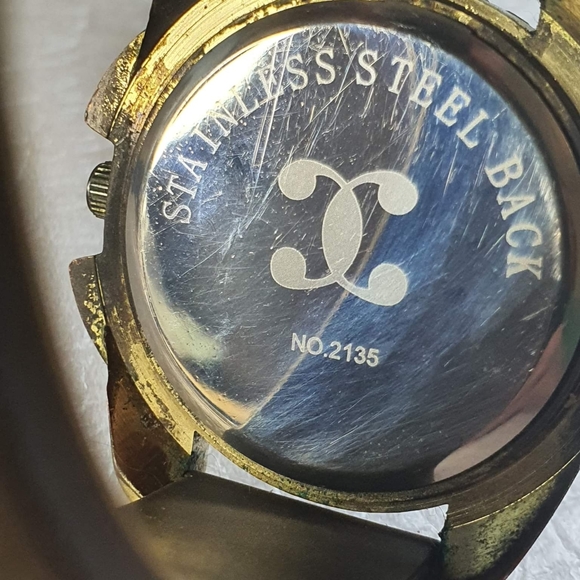 🦋5/$20🦋 Charming Charlie #2135 Goldtone/Chocolate Silicone Women's Watch - Picture 4 of 4